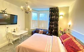 Modern&cosy studio flat