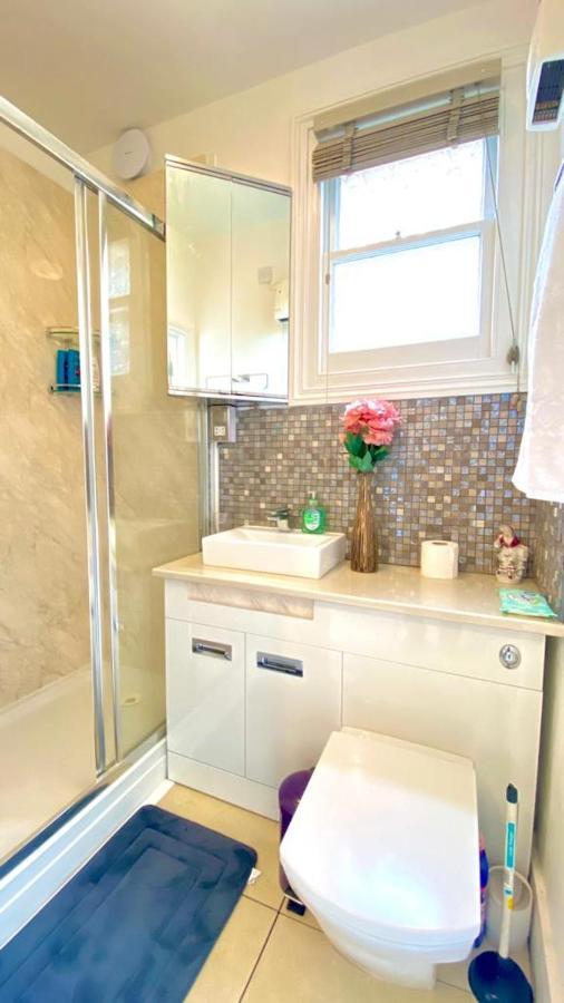 Modern&cosy studio flat Londra Esterno foto