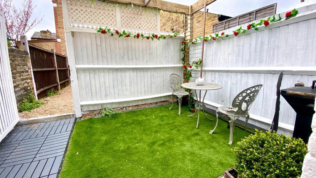 Modern&cosy studio flat Londra Esterno foto